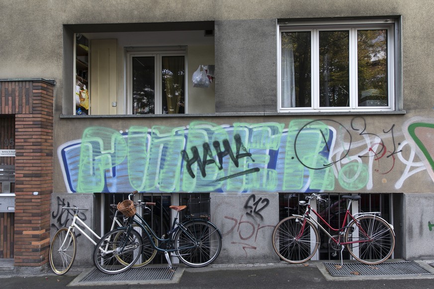 Tags als territoriale Markierung: Sprayerei an der Effingerstrasse in Bern.