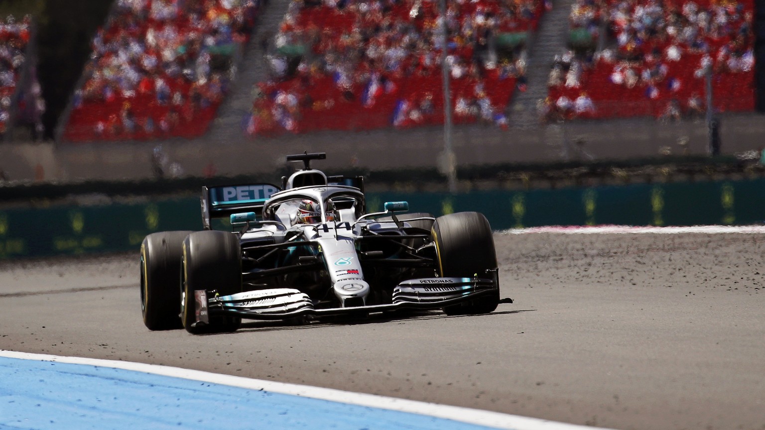 epa07668225 British Formula One driver Lewis Hamilton of Mercedes AMG GP in action during the 2019 French Formula One Grand Prix at Paul Ricard circuit in Le Castellet, France, 23 June 2019. EPA/YOAN  ...