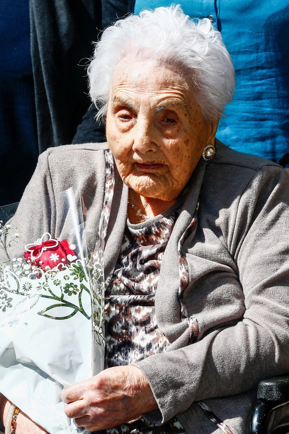 epa06392104 (FILE) Spaniard Ana Vela, Europe&#039;s oldest woman, during an act in her honor, 28 April 2017. Ana Vela, who was 116 years old, passed away in Barcelona, northern Spain, on 15 December 2 ...