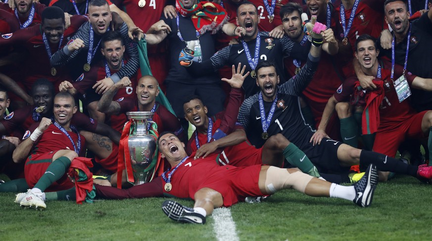 Ronaldo und Co. können's nicht fassen: Portugal ist Europameister.