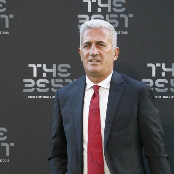 Switzerland&#039;s coach Vladimir Petkovic arrives for the ceremony of the Best FIFA Football Awards in the Royal Festival Hall in London, Britain, Monday, Sept. 24, 2018. (AP Photo/Frank Augstein)