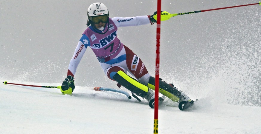 Switzerland&#039;s Wendy Holdener competes during the first run of the alpine ski, women&#039;s World Cup slalom in Killington, Vt., Sunday, Nov. 25, 2018. (AP Photo/Charles Krupa)