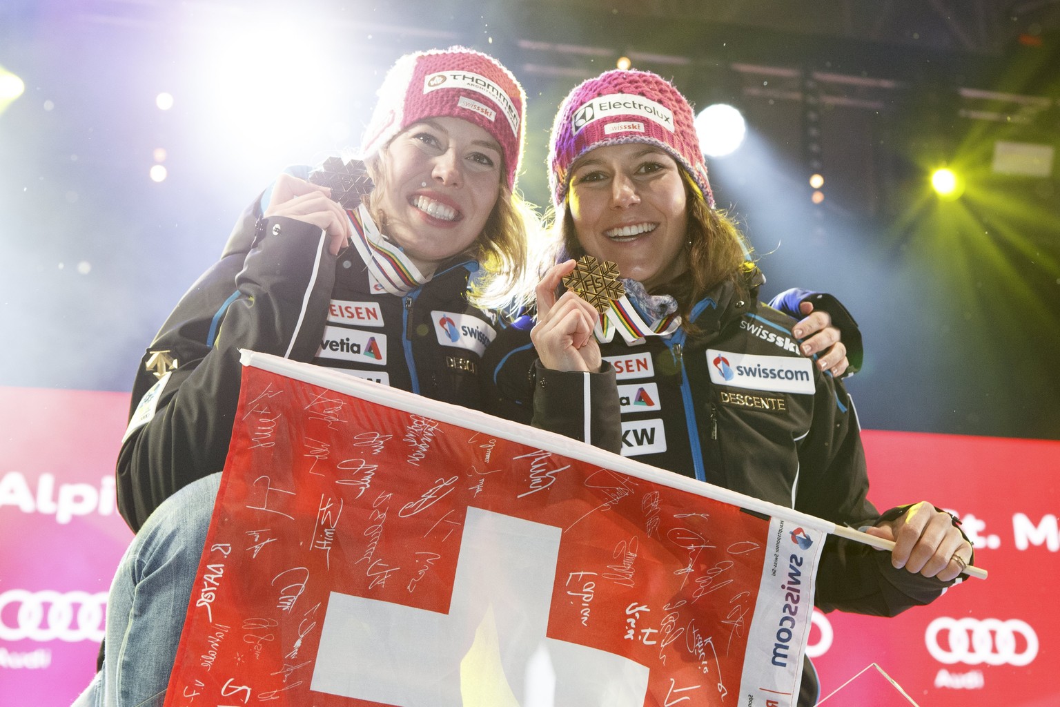 epa05783572 Silver medalist Michelle Gisin (L) and Gold medalist Wendy Holdener of Switzerland, celebrate during the Women&#039;s Combined competition winner’s presentation at the 2017 FIS Alpine Skii ...