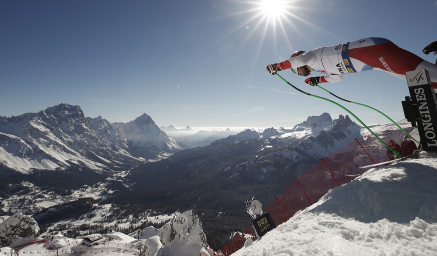 Switzerland&#039;s Carlo Janka starts a men&#039;s downhill training, at the alpine ski World Championships, in Cortina d&#039;Ampezzo, Italy, Friday, Feb. 12, 2021. (AP Photo/Gabriele Facciotti)