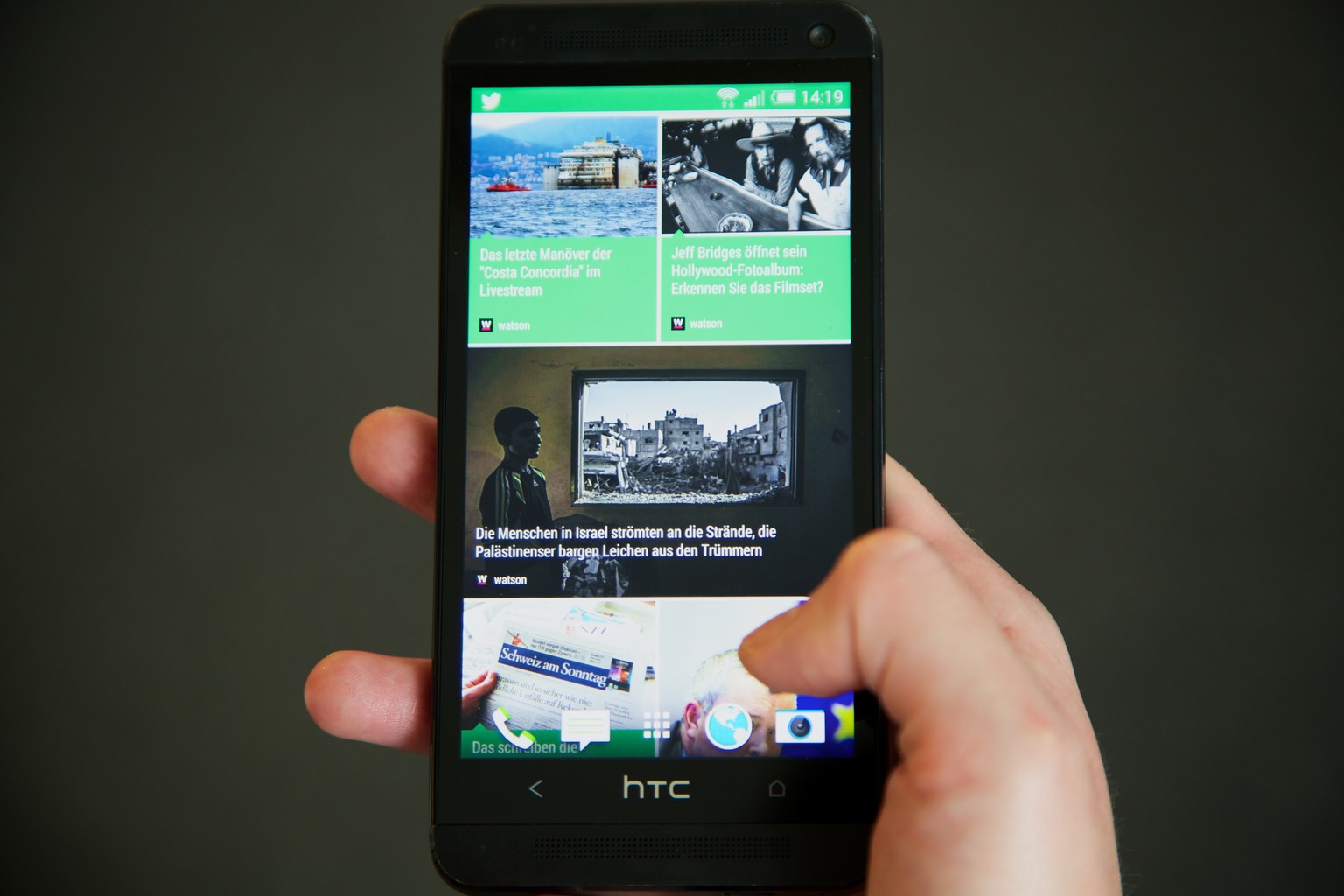Nie war watson lesen einfacher: Mit Blinkfeed lesen Sie die neusten watson-Artikel direkt auf dem Startbildschirm Ihres HTC-Smartphones.