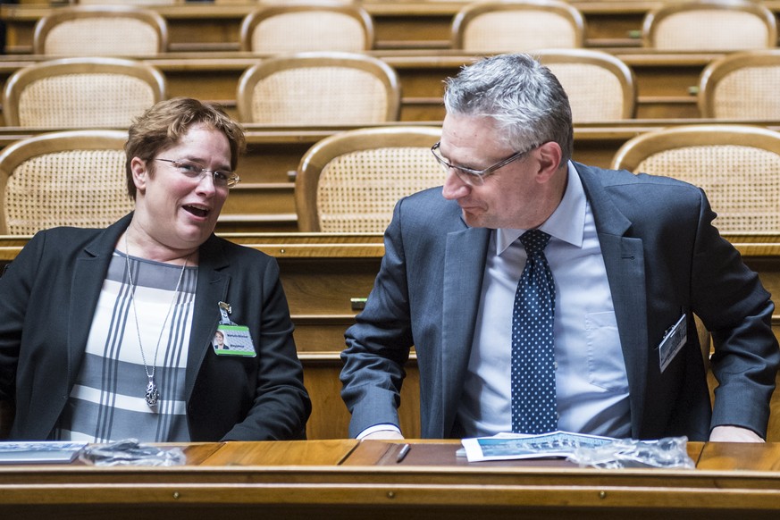Den Einzug ins Bundeshaus hat Andreas Glarner (hier mit Magdalena Martullo-Blocher) zwar geschafft – doch die Unterstützung in seiner Gemeinde Oberwil-Lieli fehlt.