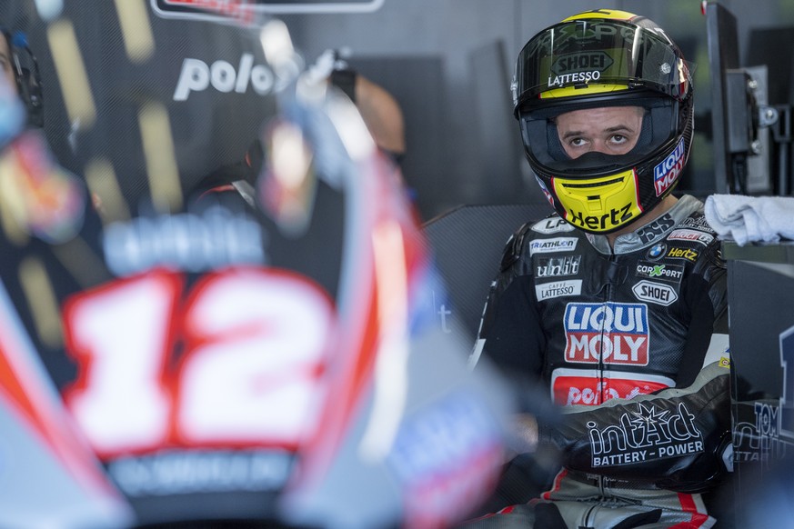Der Schweizer Moto GP2 Motorradrennfahrer Thomas Luethi, vom Dynavolt Intact GP-Team, anlaesslich der offiziellen Moto GP 2 Testtage, auf der Rennstrecke in Jerez, Spanien, am Donnerstag 20. Februar 2 ...