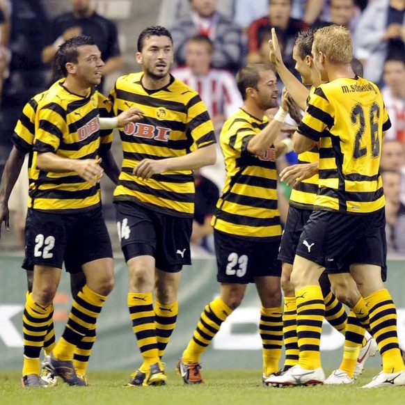epa01811691 BSC Young Boys&#039; players celebrate after scoring first goal against Athletic Bilbao during their third qualifying roud match in the Europa League at the San Mames stadium in Bilbao, Ba ...
