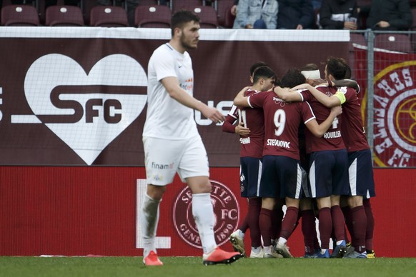 Servette&#039;s players celebrate their goal after scoring the 2:1, during the Super League soccer match of Swiss Championship between Servette FC and FC Zuerich, at the Stade de Geneve stadium, in Ge ...