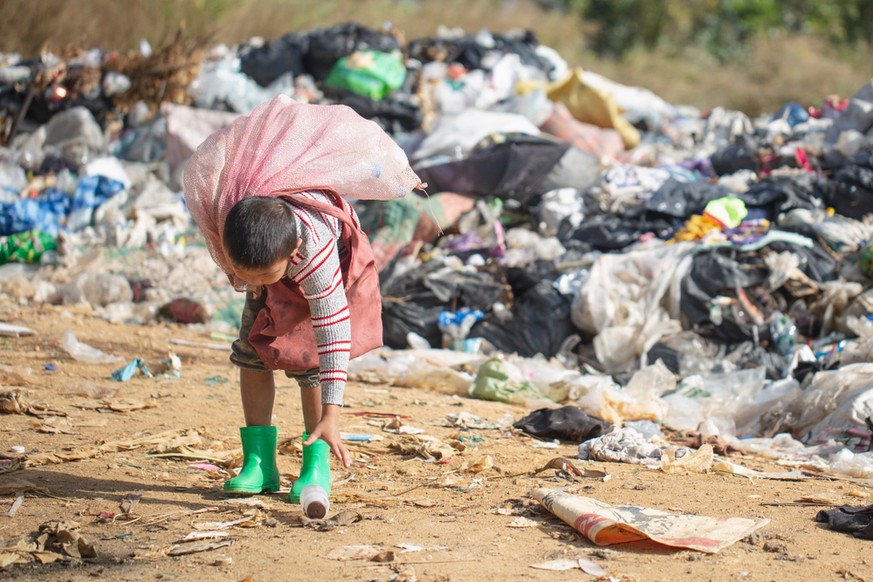 Armut, Müllkippe, Kind (Symbolbild)
