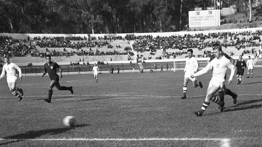 Czechoslovakian forward Vaclav Masek, right, shoots to score the fastest goal of the Football World Cup, after 40 seconds play, during the match against Mexico, in Vina Del Mar, on June 7, 1962. Czech ...