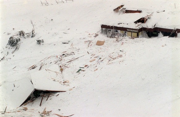 An Avalanche has destroyed the Restaurant &#039;Oberland&#039; in the village Wengen in the Bernese Oberland, Switzerland, in the night from Sunday, February 7, to Monday, February 8, 1999. The owners ...