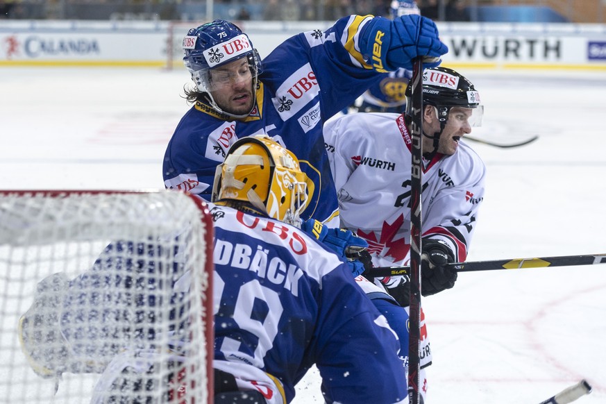 Davos&#039; Lukas Stoop during the game between HC Davos and Team Canada, at the 92th Spengler Cup ice hockey tournament in Davos, Switzerland, Wednesday, December 26, 2018. (KEYSTONE/Melanie Duchene) ...
