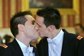 Werden neuerdings hofiert: Schwule in Spanien.