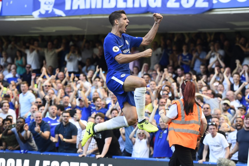 epa06166257 Chelsea&#039;s Alvaro Morata celebrates after scoring a goal during the English Premier League soccer match between Chelsea and Everton at Stamford Bridge, London, Britain, 27 August 2017. ...