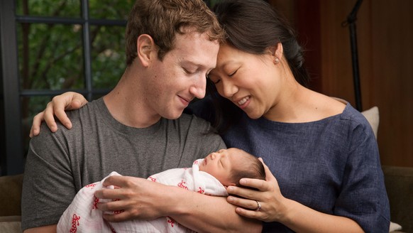 epa05051170 Handout image released by Facebook &#039;Courtesy of Mark Zuckerberg&#039; showing Zuckerberg and his wife Priscilla with their daughter Max in an image Zuckerberg posted on his Facebook p ...