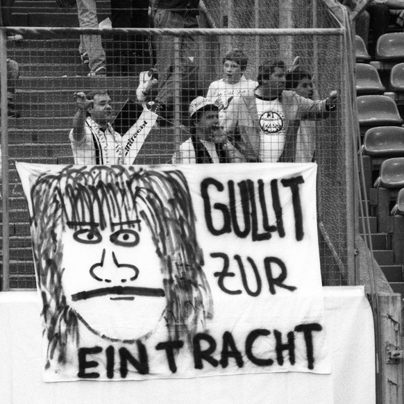 Bildnummer: 06977467 Datum: 20.07.1988 Copyright: imago/Ferdi Hartung
Gullit zur Eintracht - Fans von Eintracht Frankfurt wünschen sich den Transfer von Ruud Gullit (Niederlande); 603D Fussball Herren ...