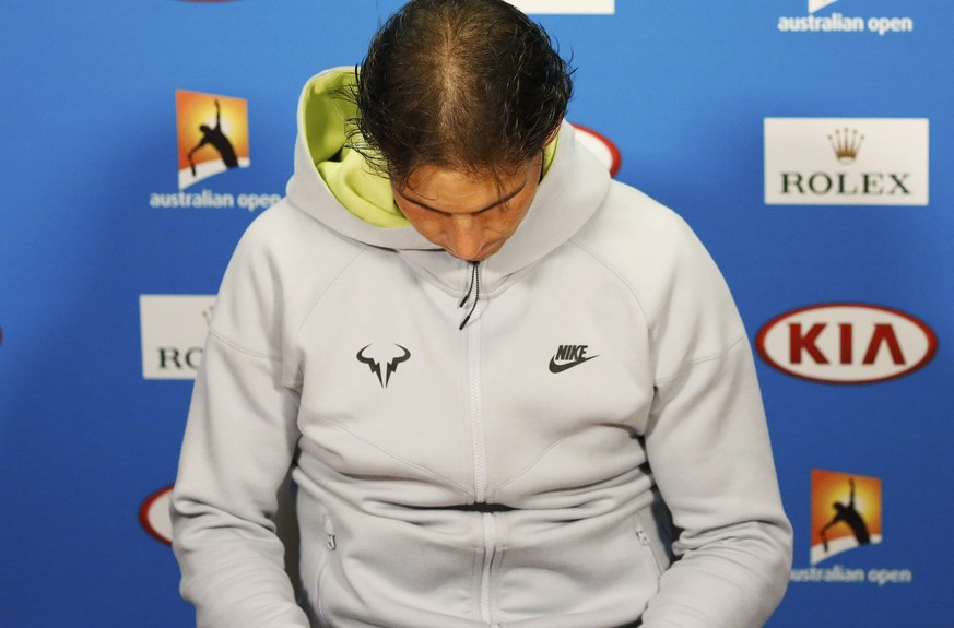 Nadal niedergeschlagen an der Pressekonferenz nach dem Match. Er wird auch diese Niederlage wegstecken.