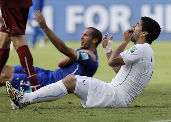 Luis Suarez mit einer der grossen Szenen der WM.
