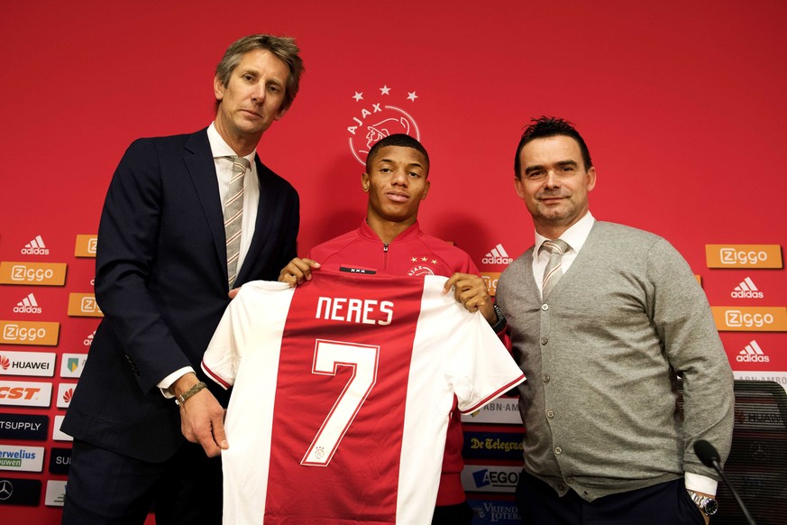 epa05800031 General director Edwin van der Sar (L) and Director of football Marc Overmars (R) present Ajax Amsterdam&#039;s new player David Neres Campos (C) in Amsterdam, The Netherlands, 17 February ...