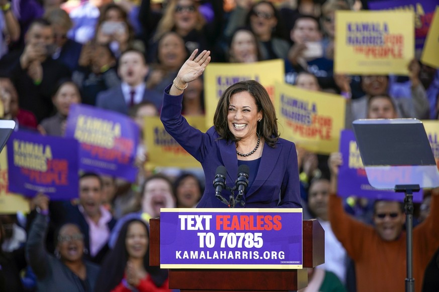 Democratic Sen. Kamala Harris, of California, waves to the crowd as she formally launches her presidential campaign at a rally in her hometown of Oakland, Calif., Sunday, Jan. 27, 2019. (AP Photo/Tony ...