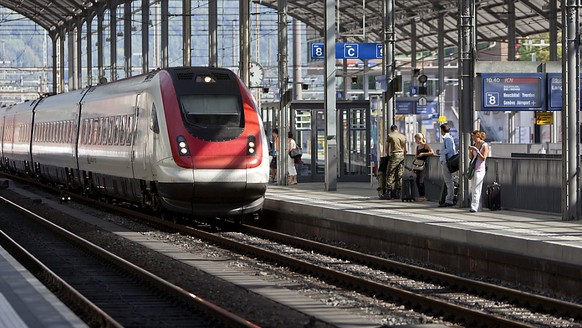 Zug im Bahnhof Olten. (Archivbild)