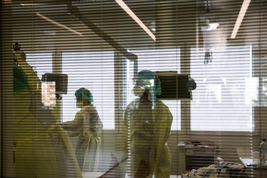 Blick in einen Behandlungsraum des Spitals Moncucco in Lugano am Dienstag, 17. Maerz 2020. Die Klinik Moncucco in Lugano ist eines von zwei medizinischen Zentren im Kanton Tessin zur Behandlung von Co ...