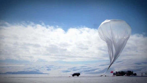 Einer der Google-Ballons, der W-Lan in abgelegene Gegenden bringen soll.&nbsp;