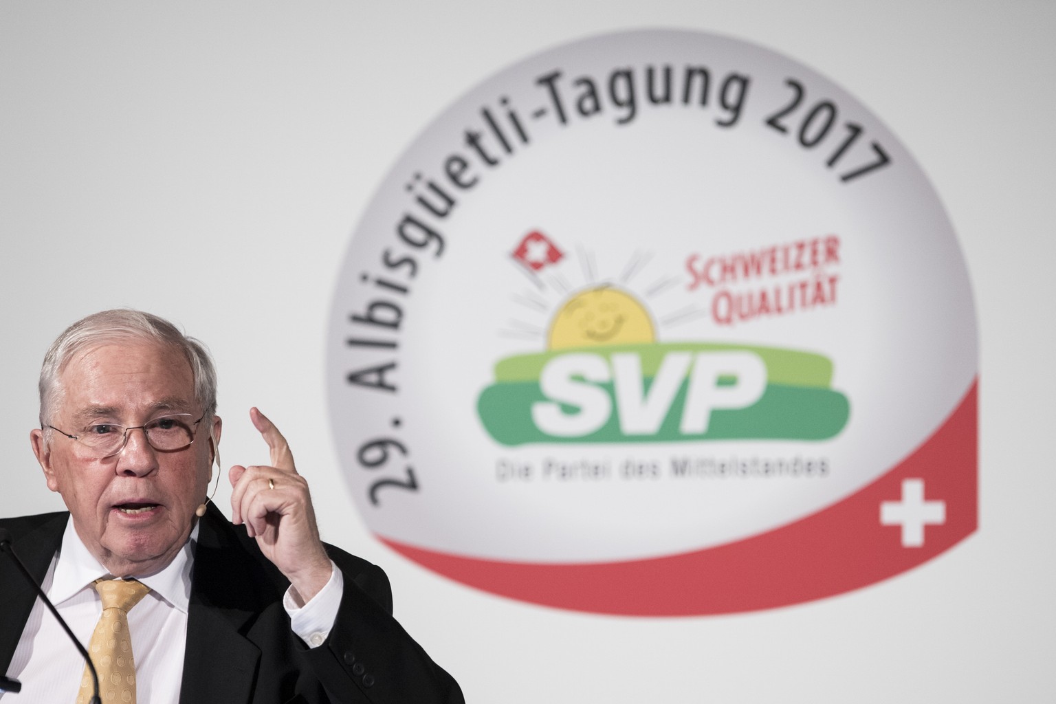 Alt-Bundesrat Christoph Blocher spricht am traditionelle Parteitag der Zuercher SVP, der 29. Albisgueetli-Tagung in Zuerich, aufgenommen am Freitag, 20. Januar 2017. (KEYSTONE/Ennio Leanza)