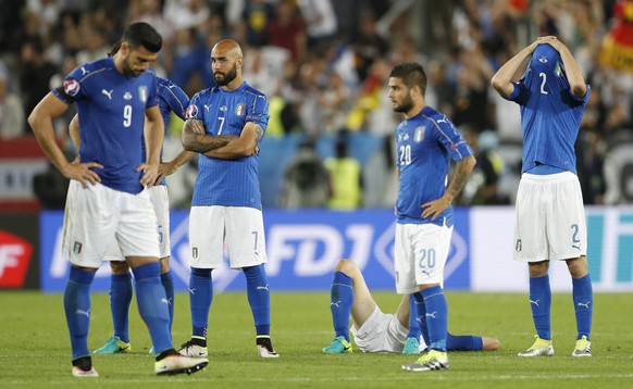 In einem irren Penaltyschiessen verloren die Italiener erstmals ein wichtiges Spiel gegen Deutschland.