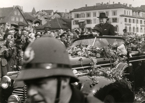 Hans Staub - Winston Churchill in Zurich, Switzerland, 1946. (KEYSTONE/Fotostiftung Schweiz/Hans Staub)

Hans Staub - Winston Churchill in Zuerich, 1946. (KEYSTONE/Fotostiftung Schweiz/Hans Staub)