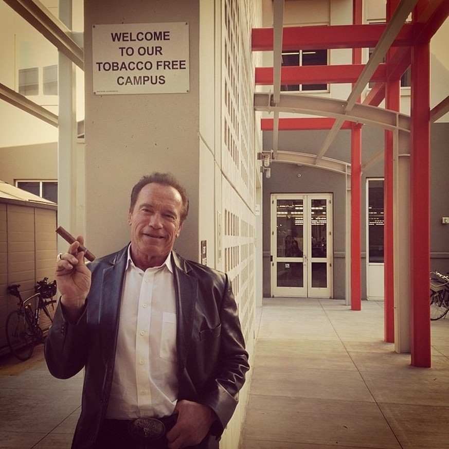«Tobacco Free Campus», wie? Das ist Arnie Schnuppe. Er ist ein Rebell! Und damit das perfekte Vorbild für die folgenden User.