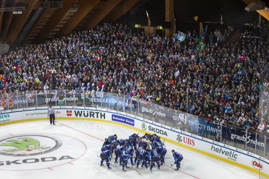 Ambri`s team and fans before the game between HC Ambri-Piotta and Salavat Yulaev Ufa, at the 93th Spengler Cup ice hockey tournament in Davos, Switzerland, Thursday, December 26, 2019. (KEYSTONE/Melan ...