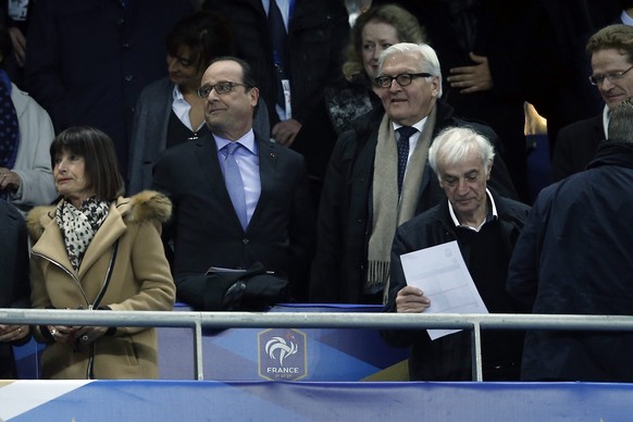 Hollande und Steinmeier im Stadion.