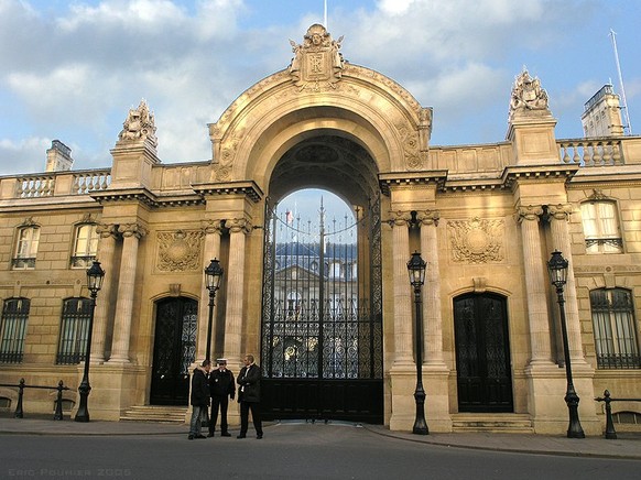 Tor zum Eylsée-Palast.
