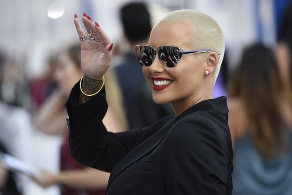 Amber Rose arrives at the MTV Video Music Awards at Madison Square Garden on Sunday, Aug. 28, 2016, in New York. (Photo by Chris Pizzello/Invision/AP)
