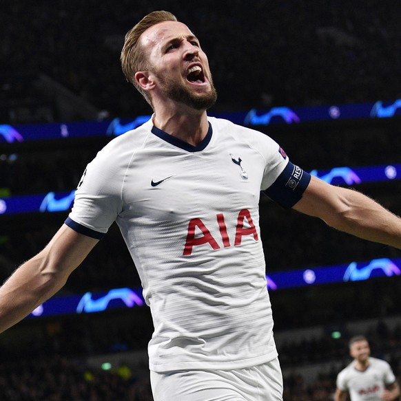 epaselect epa08027884 Harry Kane of Tottenham celebrates after scoring the 4-2 during the UEFA Champions League Group B match between Tottenham Hotspur and Olympiacos Piraeus in London, Britain, 26 No ...