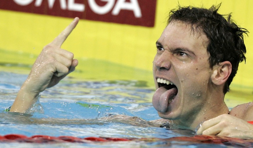 Croatia&#039;s Duje Draganja reacts after winning the 100m Individual Medley final at the European Short Course Swimming Championships in Istanbul, Sunday, Dec. 13, 2009. (AP Photo/Ibrahim Usta)