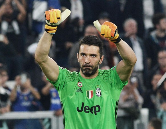 epa05903536 Juventus&#039; goalkeeper Gianluigi Buffon celebrates their 3-0 win at the end of the UEFA Champions League quarter final first leg soccer match between Juventus FC and FC Barcelona at Juv ...