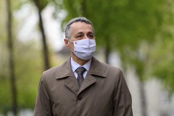 Bundesrat Ignazio Cassis schreitet zu den Von-Wattenwyl-Gespraechen, am Freitag, 7. Mai 2021, in Bern. An den traditionellen Gespraechen, die aufgrund der Krise um die Pandemie des Coronavirus, Covid- ...