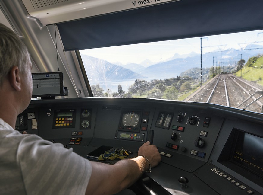 Die BLS wird nun doch nicht Interregio-Züge von Bern nach Biel und nach Olten einsetzen. (Archivbild)