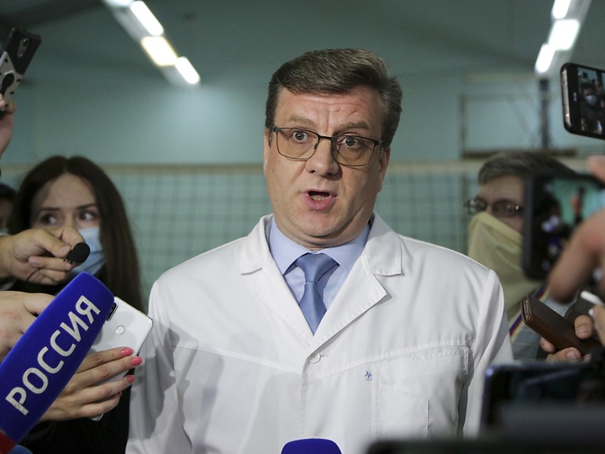 ARCHIV - Alexander Murachowski, Chefarzt des Ambulanzkrankenhauses Nr. 1, spricht bei einer Pressekonferenz