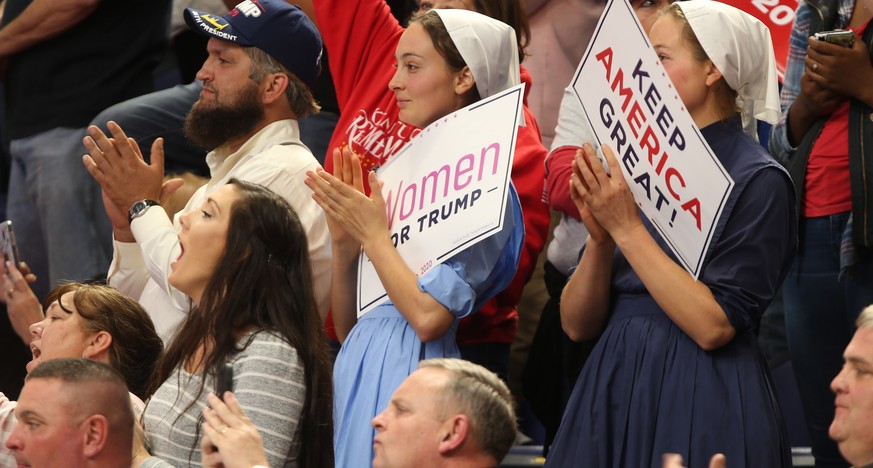 epa07972854 Supporters cheer for US President Donald J. Trump as he speaks during a rally at Rupp Arena in Lexington, Kentucky, USA, 04 November 2019. Trump was campaigning for Kentucky Governor Matt  ...