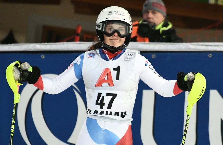 epa06427521 Aline Danioth of Switzerland reacts after her second run of the Women&#039;s Slalom race at the FIS Alpine Skiing World Cup in Flachau, Austria, 09 January 2018. EPA/CHRISTIAN BRUNA