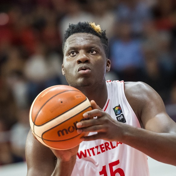 Switzerland&#039;s Clint Capela, in action during the FIBA Eurobasket 2021 pre-qualifiers match between Switzerland and Iceland in Montreux, Switzerland, Wednesday, August 21, 2019. (KEYSTONE/Jean-Chr ...