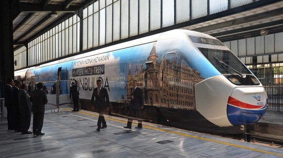 Der neue Superzug startete in Ankara.