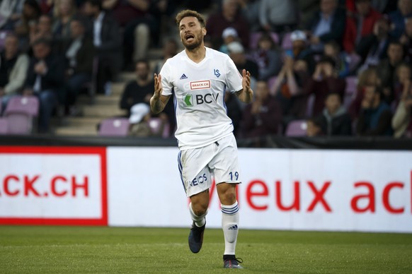 LausanneÕs forward Francesco Margiotta reacts after missing a goal, during the Challenge League soccer match of Swiss Championship between Servette FC and FC Lausanne-Sport, at the Stade de Geneve sta ...