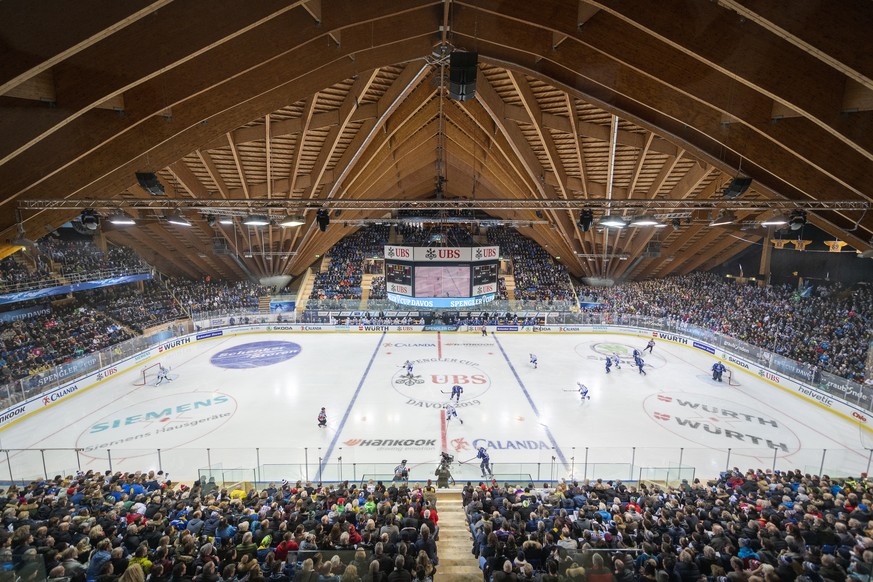 epa08090911 A general view during the match between HC Ambri-Piotta and Salavat Yulaev Ufa of the 93rd Spengler Cup ice hockey tournament in Davos, Switzerland, 26 December 2019. EPA/MELANIE DUCHENE