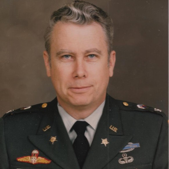 Ex-Armee-Lieutenant John B. Alexander.