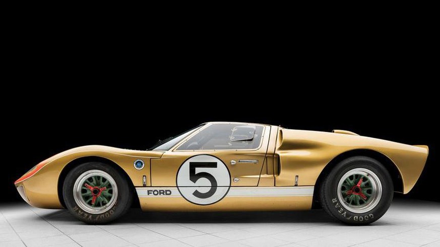 1966 Ford GT40
auto design rennwagen motorsport retro https://www.hemmings.com/stories/2018/06/19/part-of-fords-1966-le-mans-podium-sweep-this-gt40-mk-ii-could-set-an-auction-record